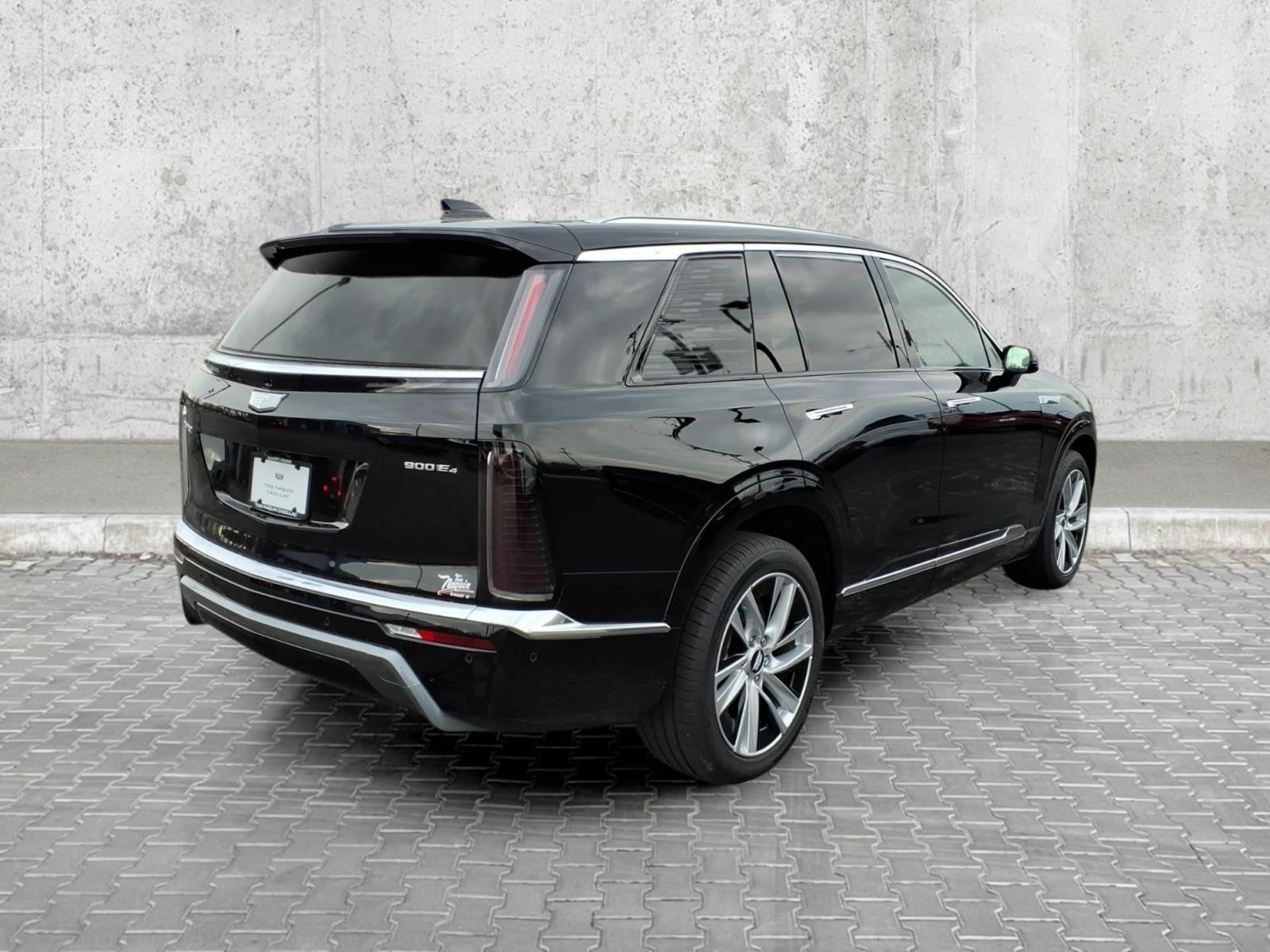 2026 Cadillac VISTIQ Luxury