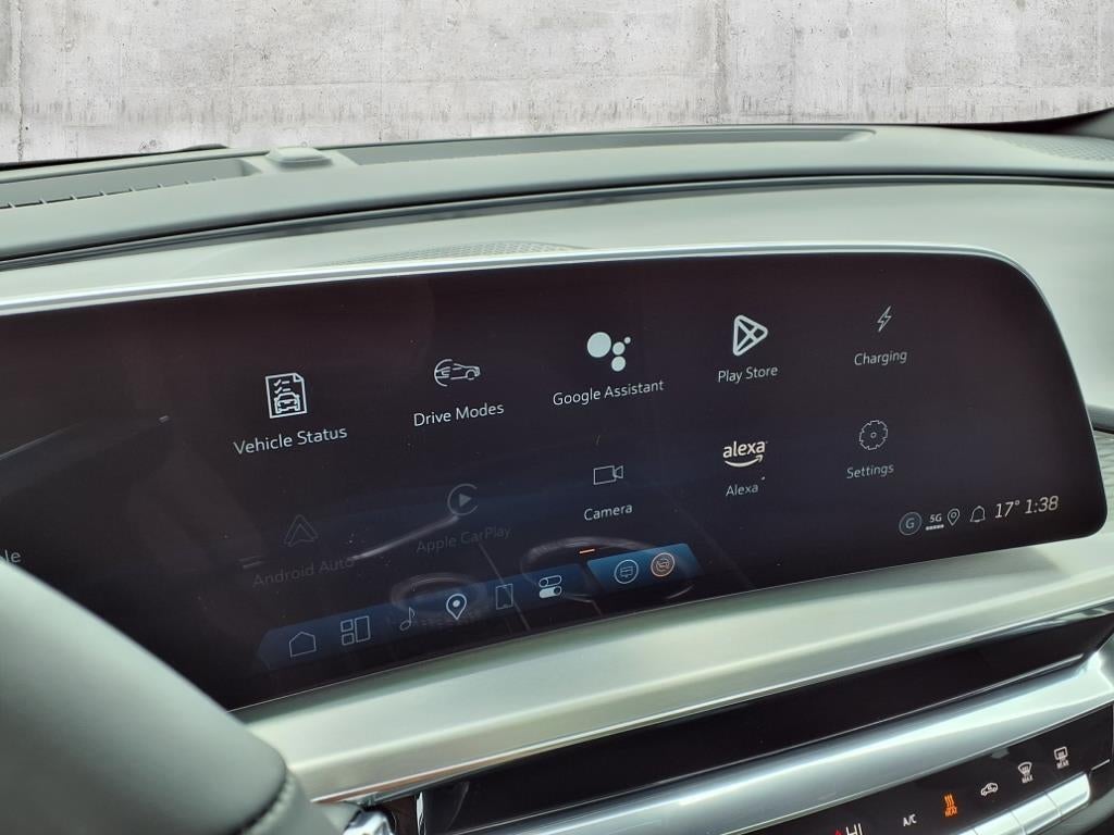 2025 Cadillac LYRIQ Luxury 1