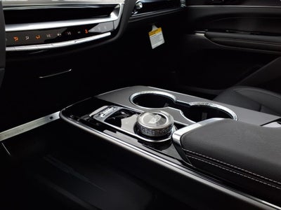 2025 Cadillac LYRIQ Luxury 1