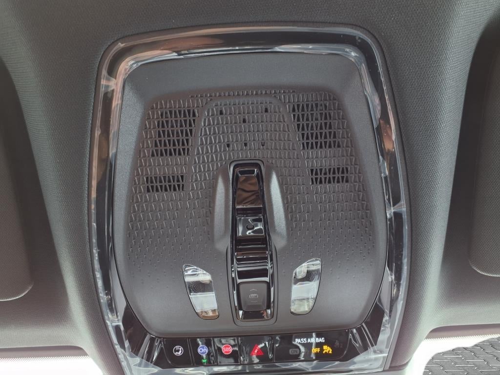 2025 Cadillac LYRIQ Luxury 1