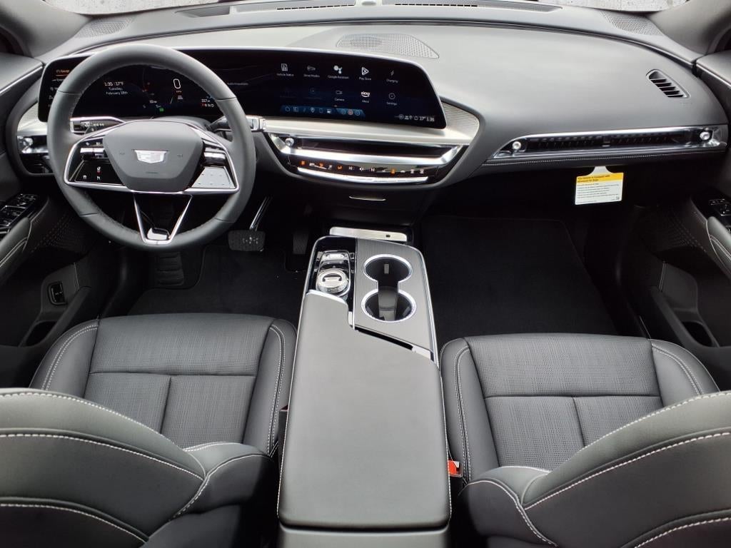 2025 Cadillac LYRIQ Luxury 1