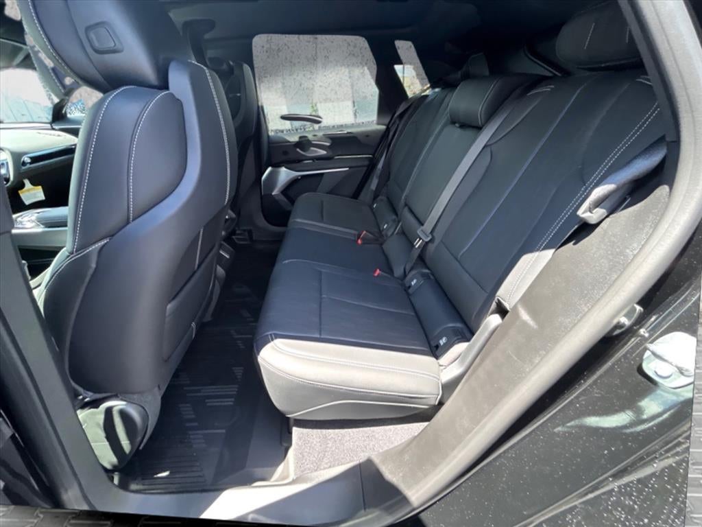 2024 Cadillac LYRIQ Sport 2