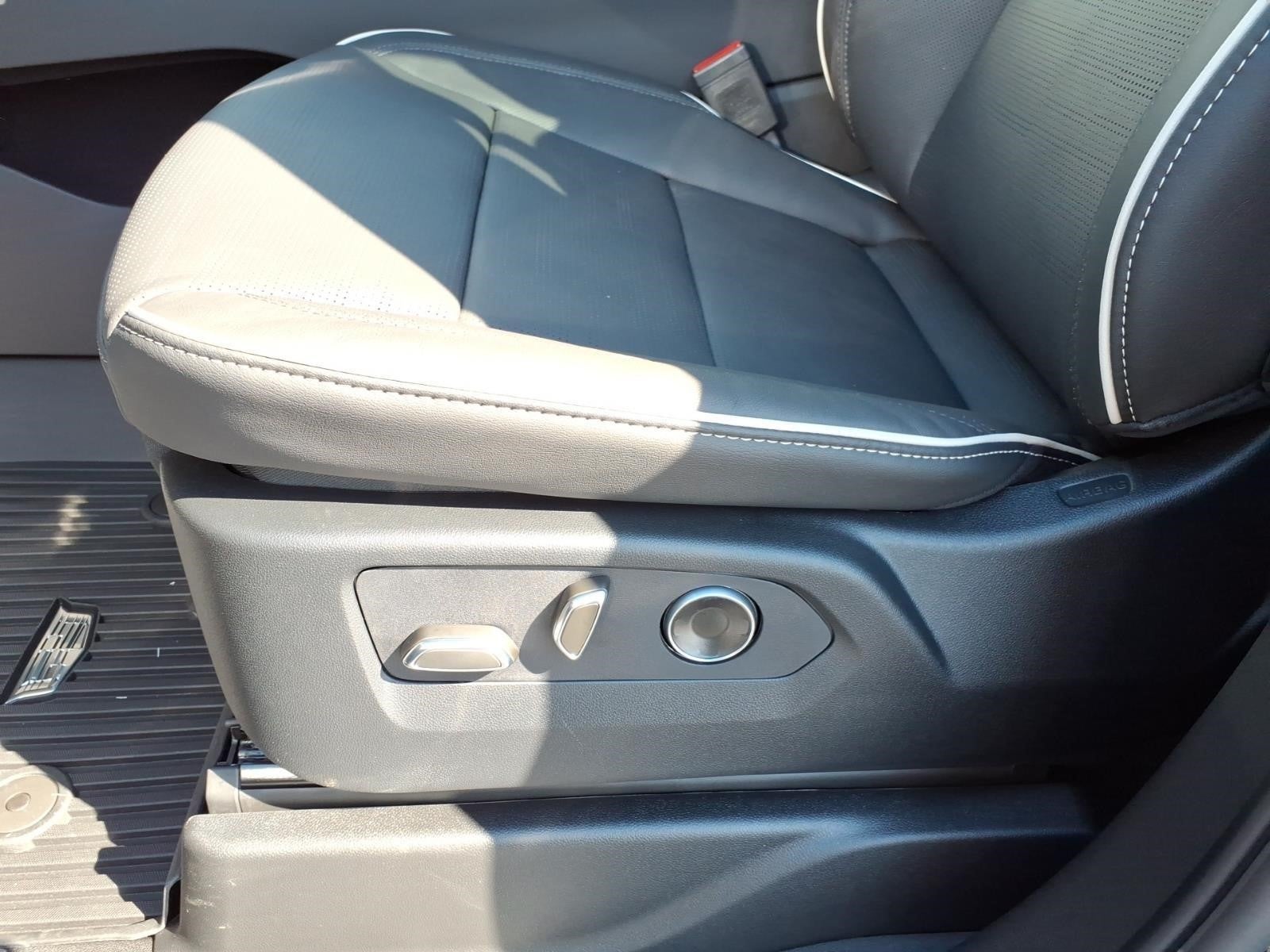 2026 Cadillac Escalade ESV Luxury - Photo 14