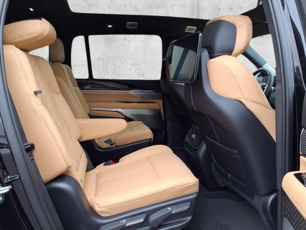 2025 Cadillac ESCALADE IQ Sport 2