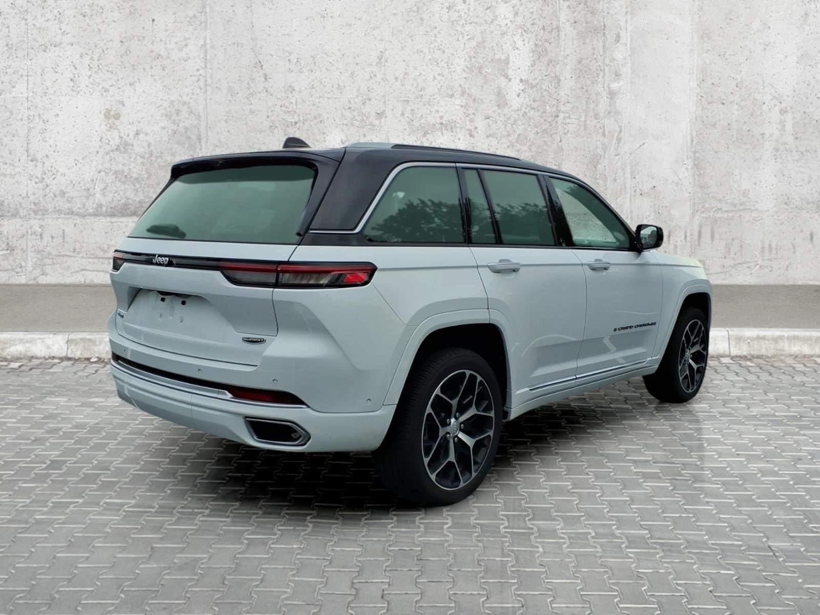 2022 Jeep Grand Cherokee Summit Reserve