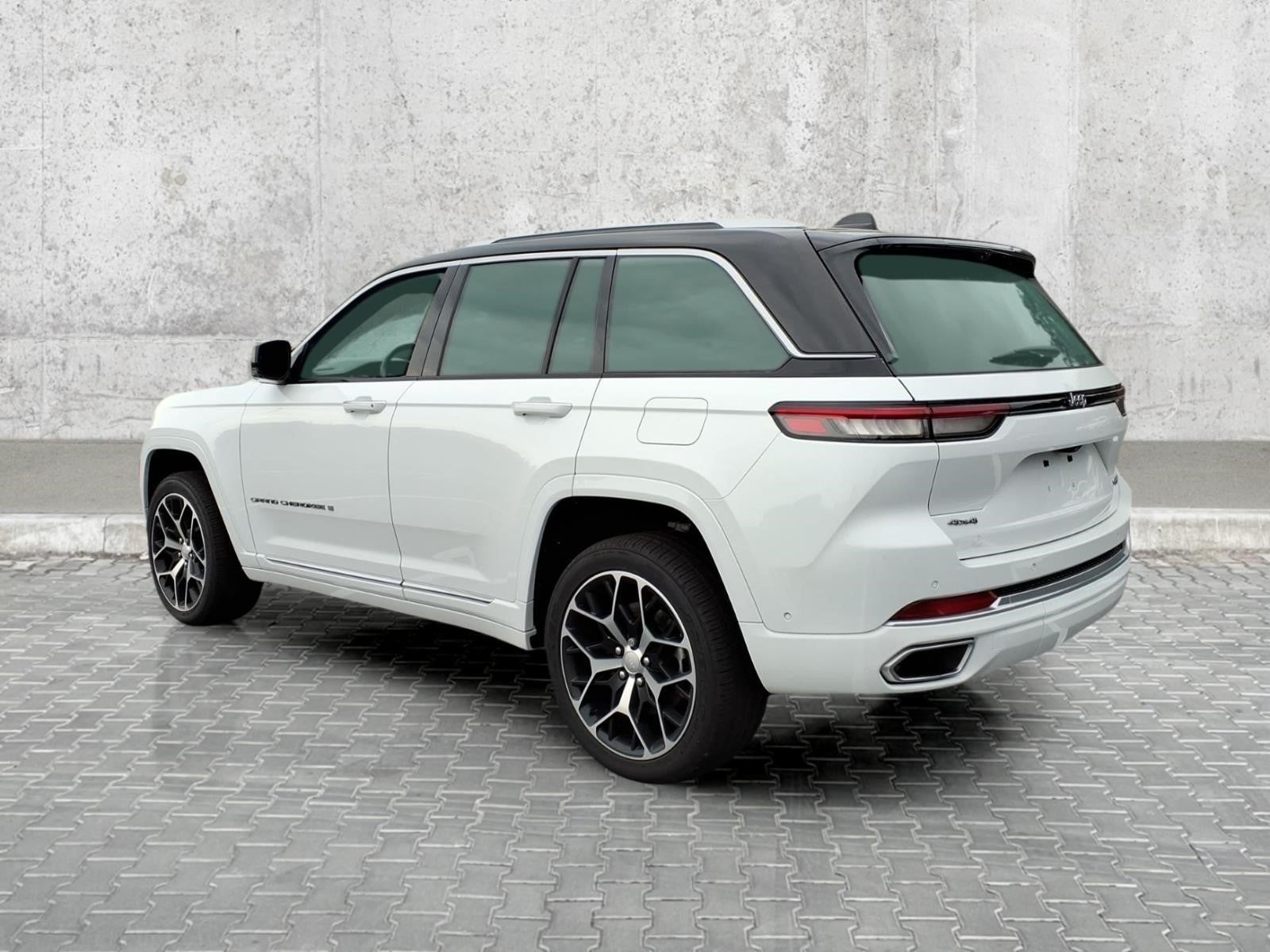 2022 Jeep Grand Cherokee Summit Reserve