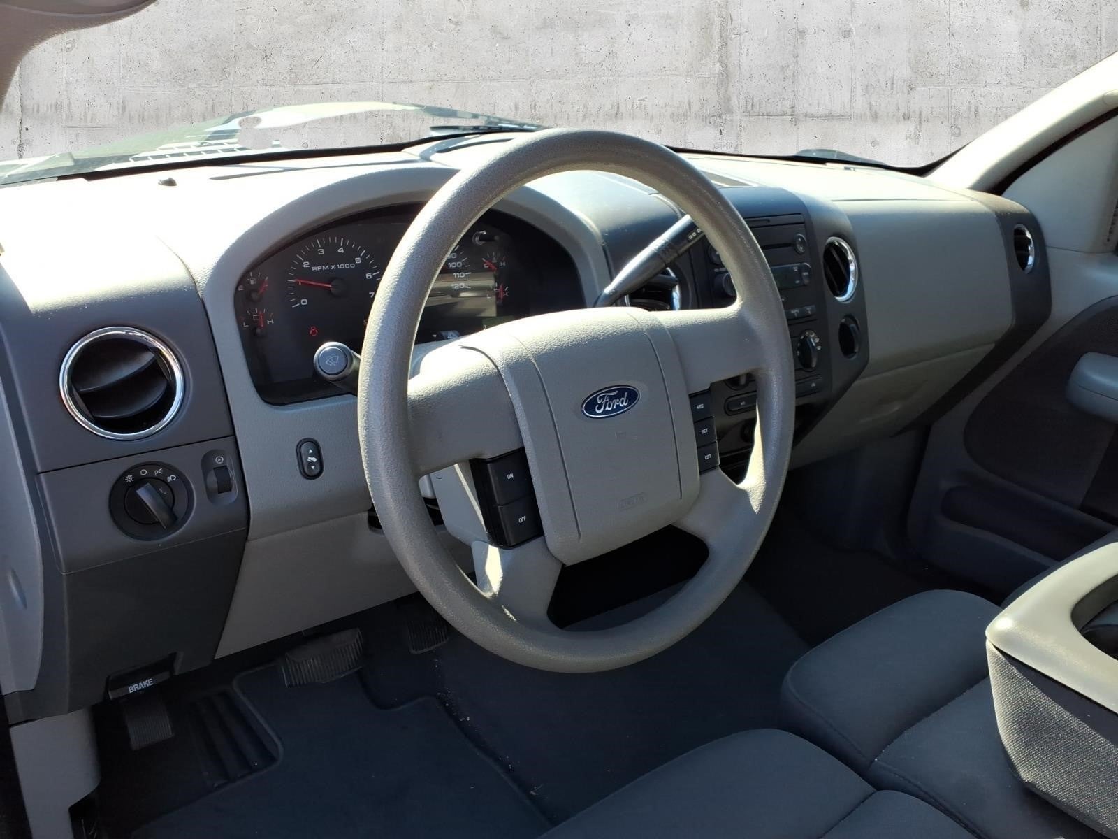 2004 Ford F-150 XL