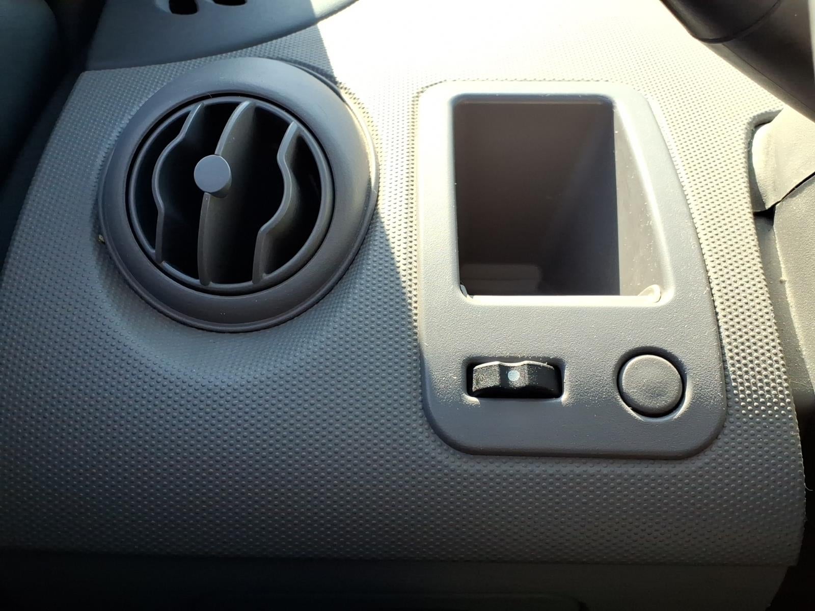 2003 Saturn Ion ION 2