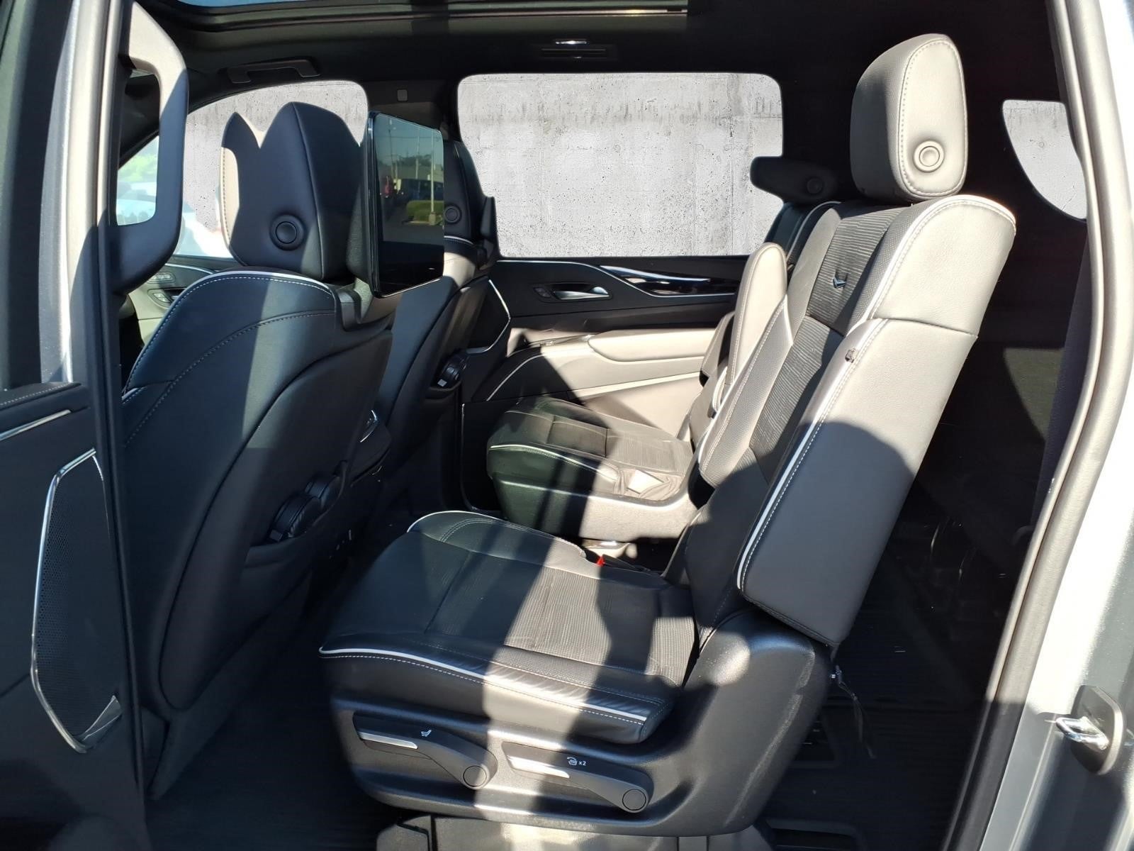 2023 Cadillac Escalade ESV 4WD Sport