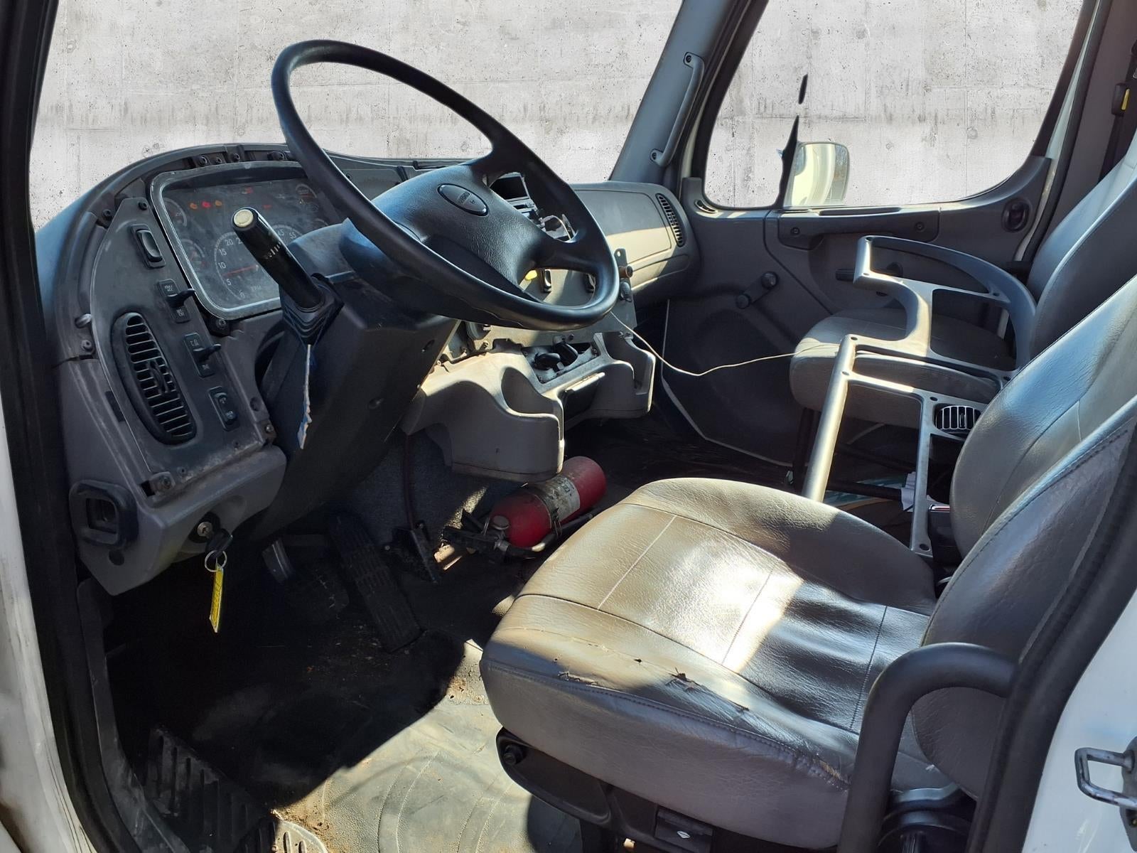 2015 Freightliner M2 106 Base