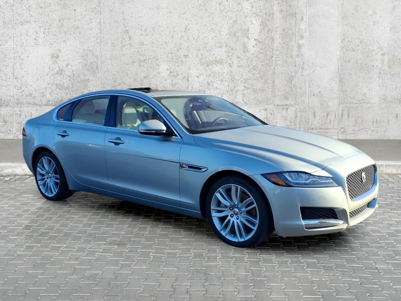 2017 Jaguar XF 35t Prestige